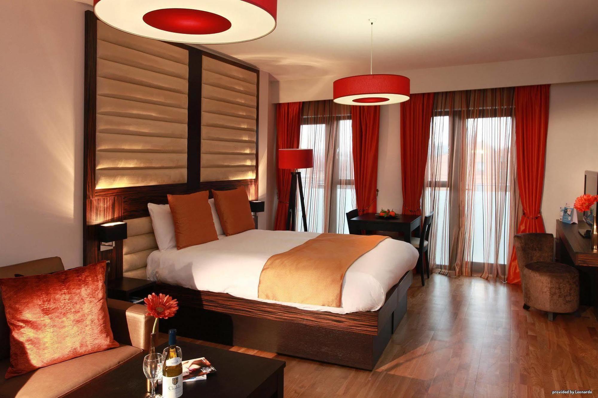 Maitrise Suites Apartment Hotel Ealing - לונדון חדר תמונה